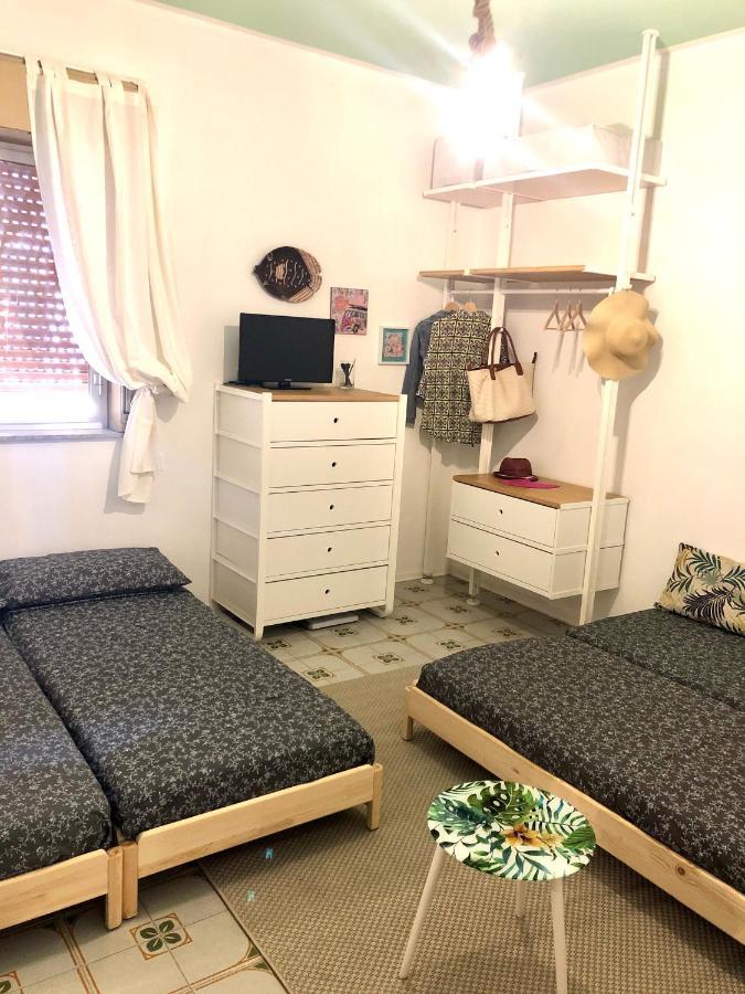 Vacanzenaxos - Casa Frontemare Lägenhet Giardini Naxos Exteriör bild