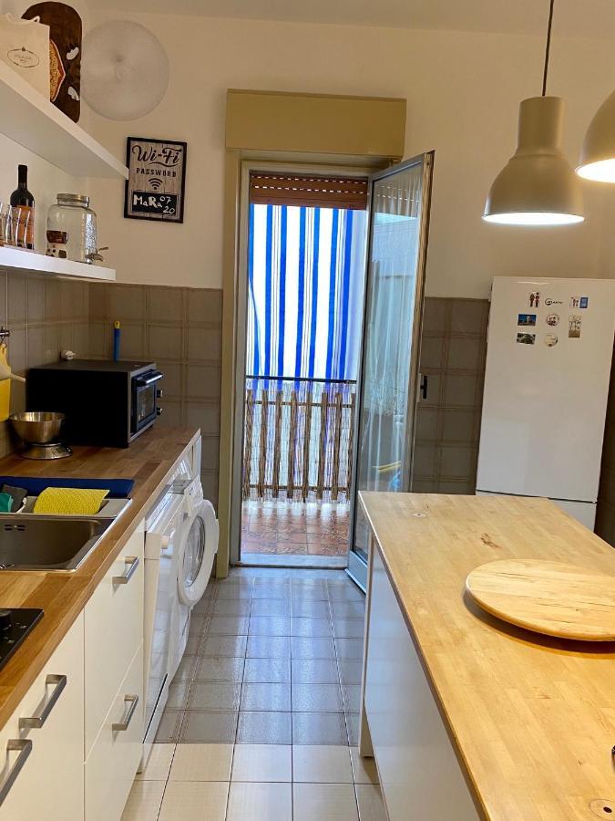 Vacanzenaxos - Casa Frontemare Lägenhet Giardini Naxos Exteriör bild