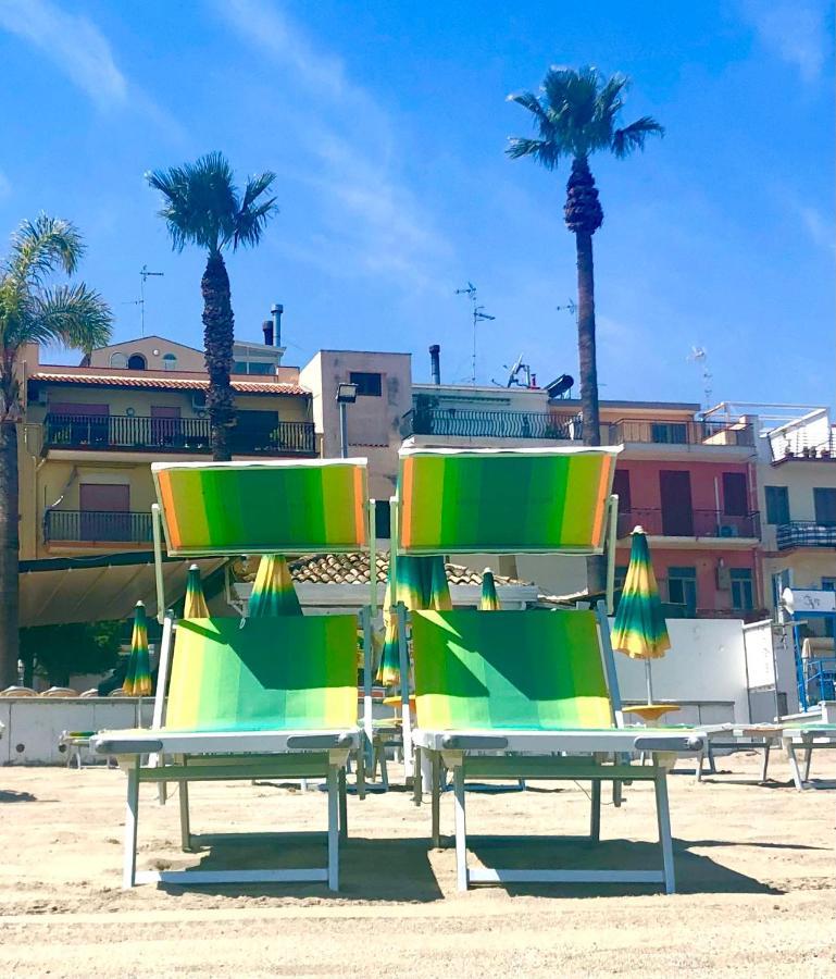 Vacanzenaxos - Casa Frontemare Lägenhet Giardini Naxos Exteriör bild